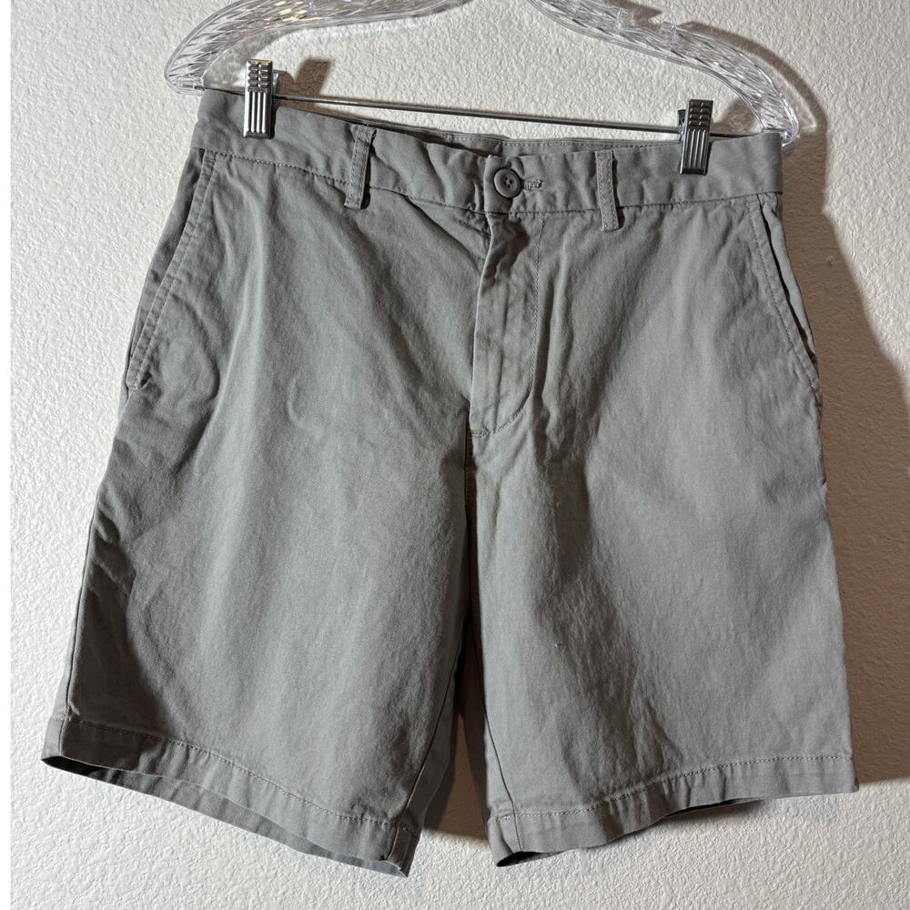 Old Navy Men's Size 30 Slim Built-In Flex Flat Front Gray Chino Shorts 8" Inseam